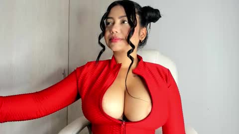 MANUELA online show from 10.05.25