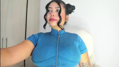 Snapshot of manuela_anderson chatting on 05.29.26 MANUELA online show from 05.29.26