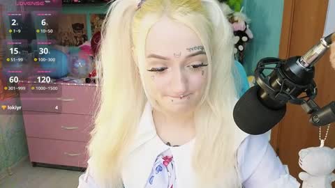 Manuela online show from 12.20.24