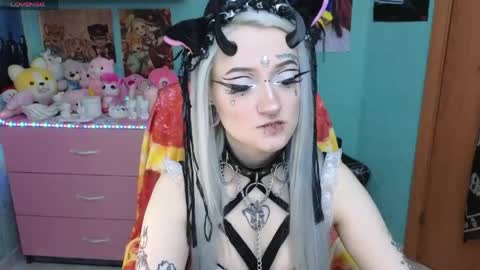 Manuela online show from 04.14.26