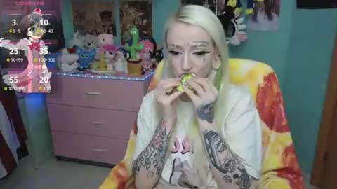 Snapshot of manuela_unicorn chatting on 07.14.26 Manuela online show from 07.14.26