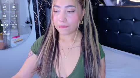 Snapshot of manuelaveelez chatting on 02.05.26 Manuela online show from 02.05.26