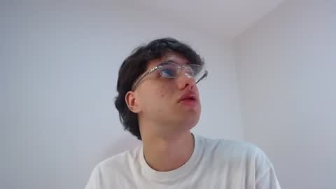 Snapshot of manuelr77 chatting on 06.20.26 Manuel online show from 06.20.26