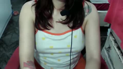 Manu Escarlate online show from 05.04.26