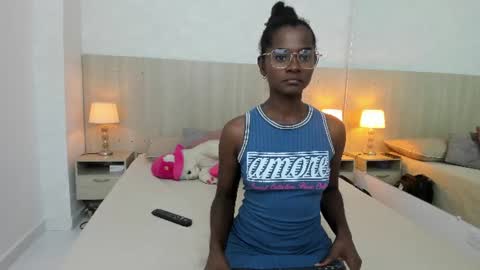 Snapshot of mara_sinclair chatting on 06.26.26 Mara Sinclair online show from 06.26.26