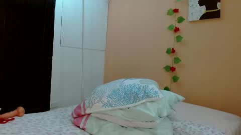 Snapshot of mara_summer chatting on 04.30.26 Mara 3 online show from 04.30.26