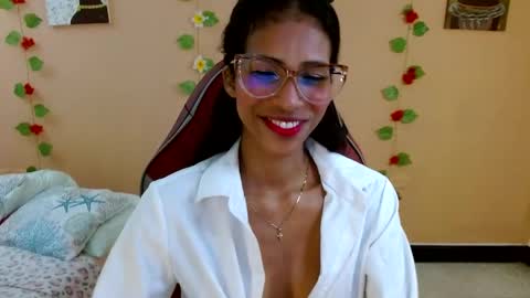 Snapshot of mara_summer chatting on 05.01.26 Mara 3 online show from 05.01.26
