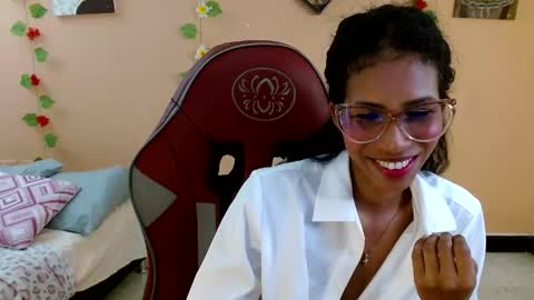 Snapshot of mara_summer chatting on 05.13.26 Mara 3 online show from 05.13.26