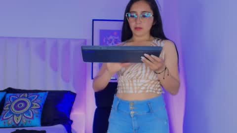 Mara online show from 12.16.25