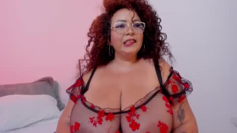 Snapshot of maraasweet chatting on 10.02.25 Mrs. Sweet online show from 10.02.25