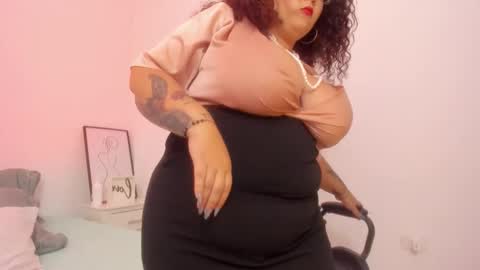 Snapshot of maraasweet chatting on 10.21.25 Mrs. Sweet online show from 10.21.25