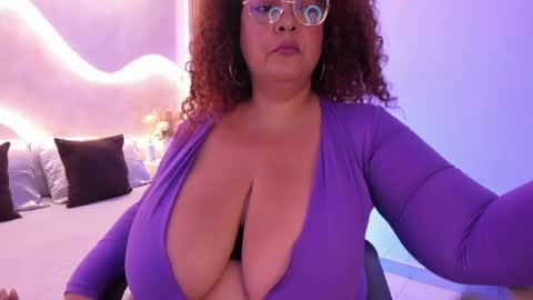 Snapshot of maraasweet chatting on 05.13.26 Mrs. Sweet online show from 05.13.26