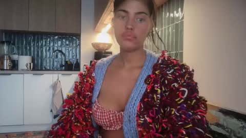 Marakuia online show from 11.10.25