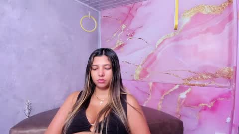 Snapshot of maraluna_ chatting on 04.22.26 Maraluna online show from 04.22.26