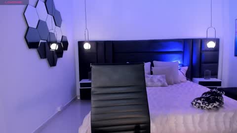 Snapshot of mararicci chatting on 01.04.25 MARA online show from 01.04.25