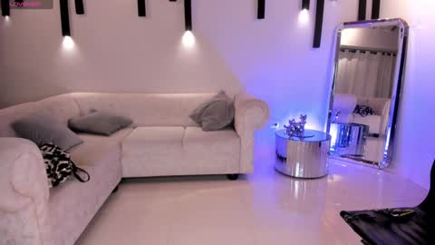 Snapshot of mararicci chatting on 01.26.25 MARA online show from 01.26.25