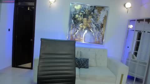 Snapshot of mararicci chatting on 03.11.25 MARA online show from 03.11.25