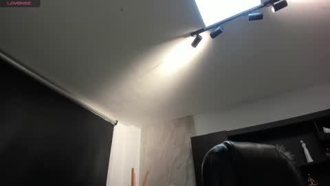 Snapshot of mararicci chatting on 03.12.25 MARA online show from 03.12.25