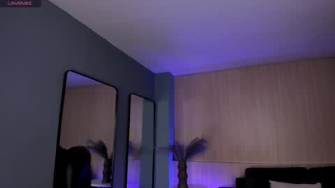 Snapshot of mararicci chatting on 09.11.25 MARA online show from 09.11.25