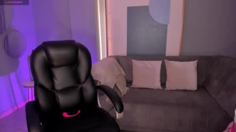 Snapshot of mararicci chatting on 09.25.25 MARA online show from 09.25.25