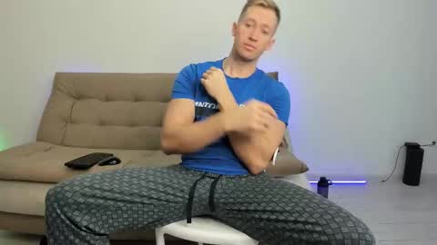 Snapshot of marc105100 chatting on 10.28.25 alex marvelxx online show from 10.28.25