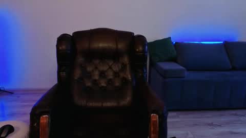 Snapshot of marc105100 chatting on 12.14.25 alex marvelxx online show from 12.14.25