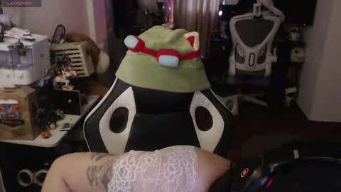 Snapshot of marcela2101s chatting on 05.26.26 marcela2101s online show from 05.26.26