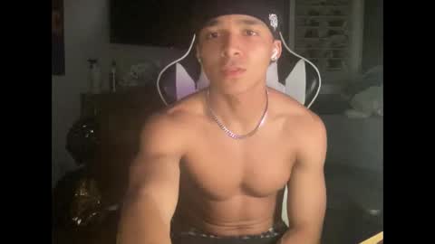 Snapshot of marcellorey chatting on 06.01.26 poyzennus online show from 06.01.26