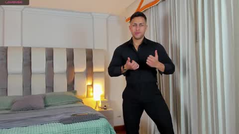 Snapshot of marcelo_costa_ chatting on 02.14.25 Marcelo Costa online show from 02.14.25