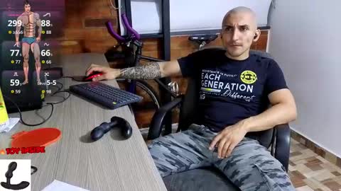 Marck  Independent model  online show from 11.16.25