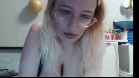 Snapshot of margo_shine chatting on 03.26.26 margo_shine online show from 03.26.26