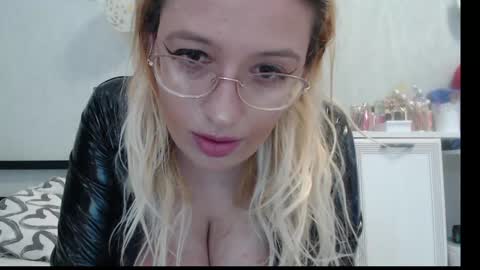 Snapshot of margo_shine chatting on 04.29.26 margo_shine online show from 04.29.26