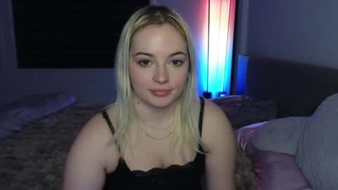 margot_robbie7 online show from 11.26.25