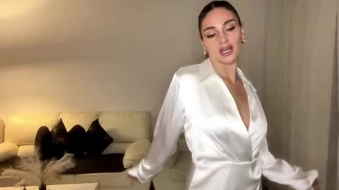 Margot online show from 10.11.25