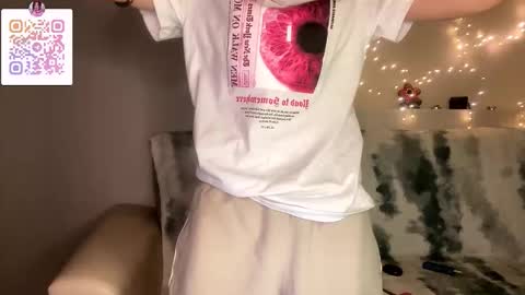 Snapshot of margueritecarrauza chatting on 02.26.26 Lina online show from 02.26.26