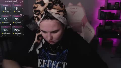 mari moore online show from 11.28.25