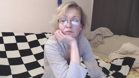 Snapshot of maria_lisica chatting on 12.04.24 Mari online show from 12.04.24