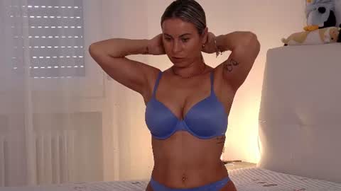 Snapshot of mariafame chatting on 06.12.26 NEW ACCOUNT MariaMIlan online show from 06.12.26