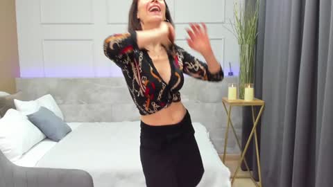 Mari online show from 12.20.24