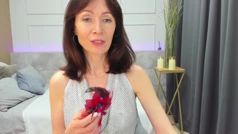 Mari online show from 12.26.24