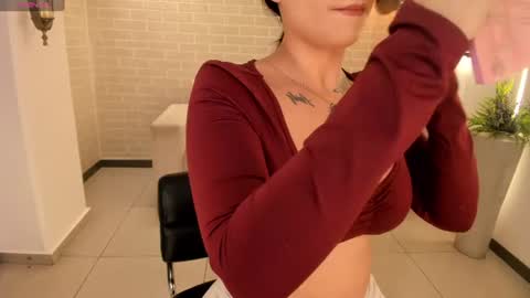 MARIA HERRERA  online show from 07.06.26