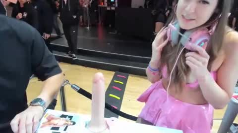 Snapshot of mariahpinkkitty chatting on 01.18.25 Pinkkitty online show from 01.18.25