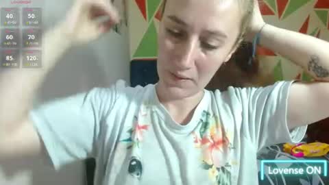 Snapshot of mariam_wish1 chatting on 06.24.26 mariam_wish1 online show from 06.24.26