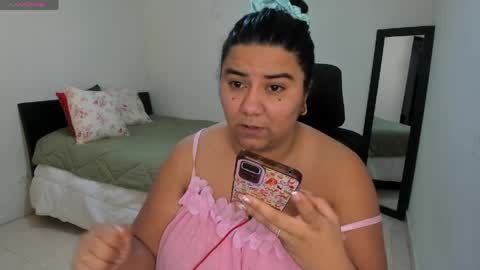 Snapshot of mariamcastillo chatting on 06.01.26 Mariam Castiblanco online show from 06.01.26