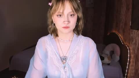 Snapshot of mariamilkis chatting on 04.24.26 Maria online show from 04.24.26