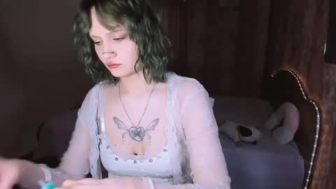 Snapshot of mariamilkis chatting on 04.26.26 Maria online show from 04.26.26