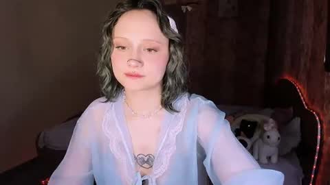 Snapshot of mariamilkis chatting on 06.14.26 Maria online show from 06.14.26