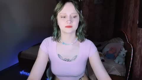 Snapshot of mariamilkis chatting on 06.25.26 Maria online show from 06.25.26