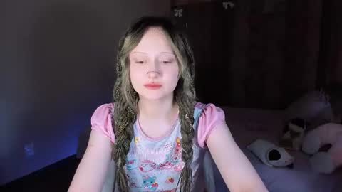 Snapshot of mariamilkis chatting on 07.20.26 Maria online show from 07.20.26
