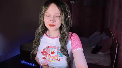 Snapshot of mariamilkis chatting on 07.26.26 Maria online show from 07.26.26